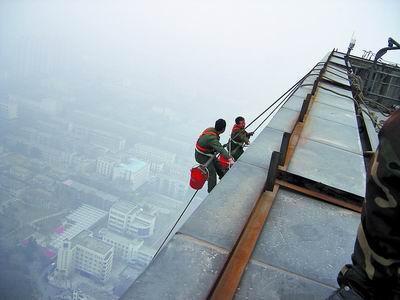沈陽高層建筑外墻清洗專家——好幫手清洗服務(wù)中心，專業(yè)守護城市天際線